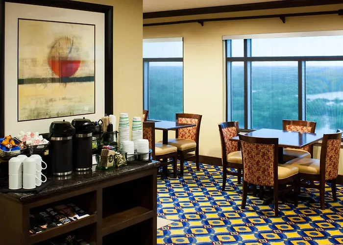 Upper Floors Queen Room