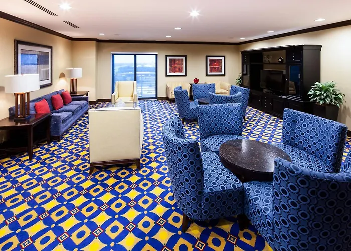 Upper Floors Queen Room